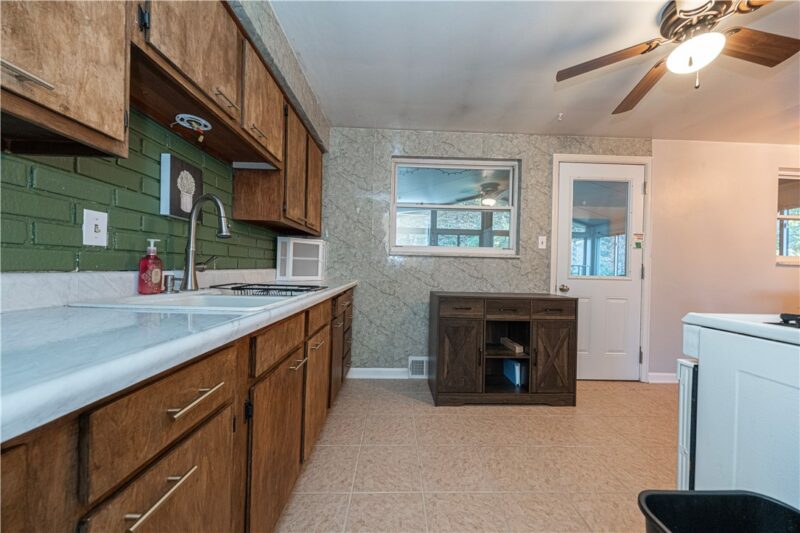 111 Greenview Drive — photo 8