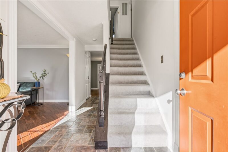 101 Halsey Ct — photo 2