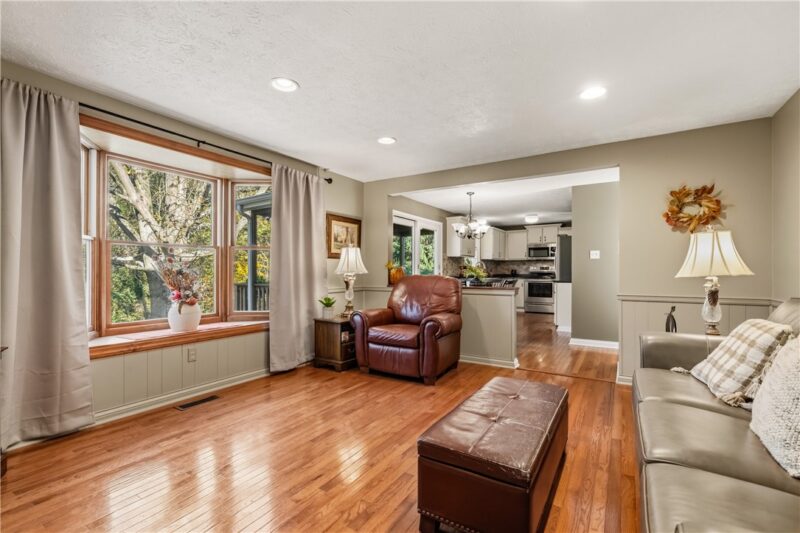 101 Halsey Ct — photo 6