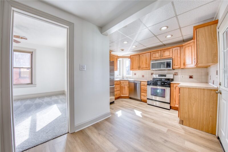 1123 Highland St — photo 4