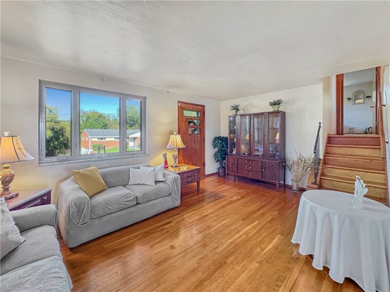 207 Shannon Heights Dr — photo 2