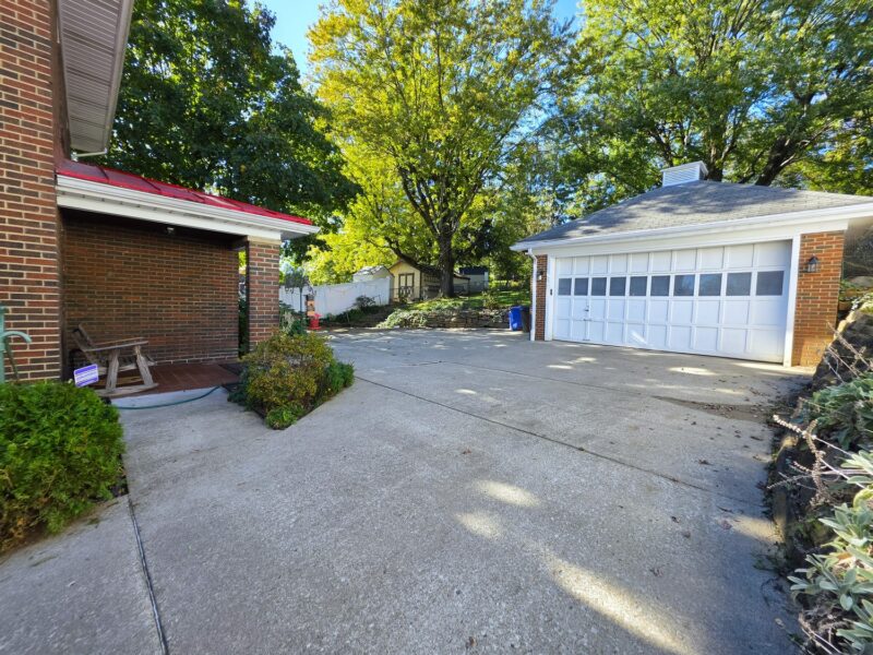 661 E Beau Street — photo 2
