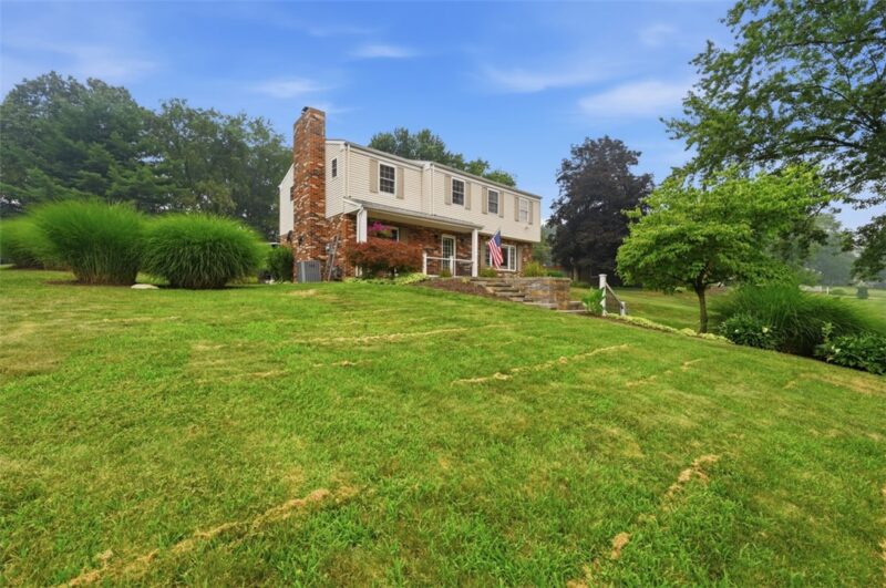 5077 Lakewood Dr — photo 2
