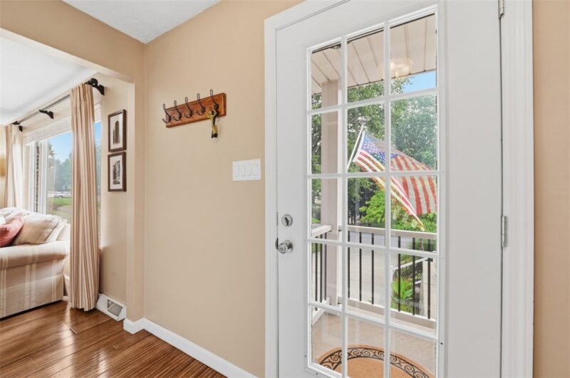 5077 Lakewood Dr — photo 4