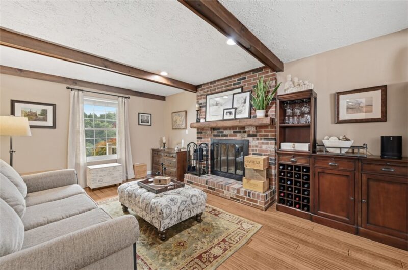 5077 Lakewood Dr — photo 8