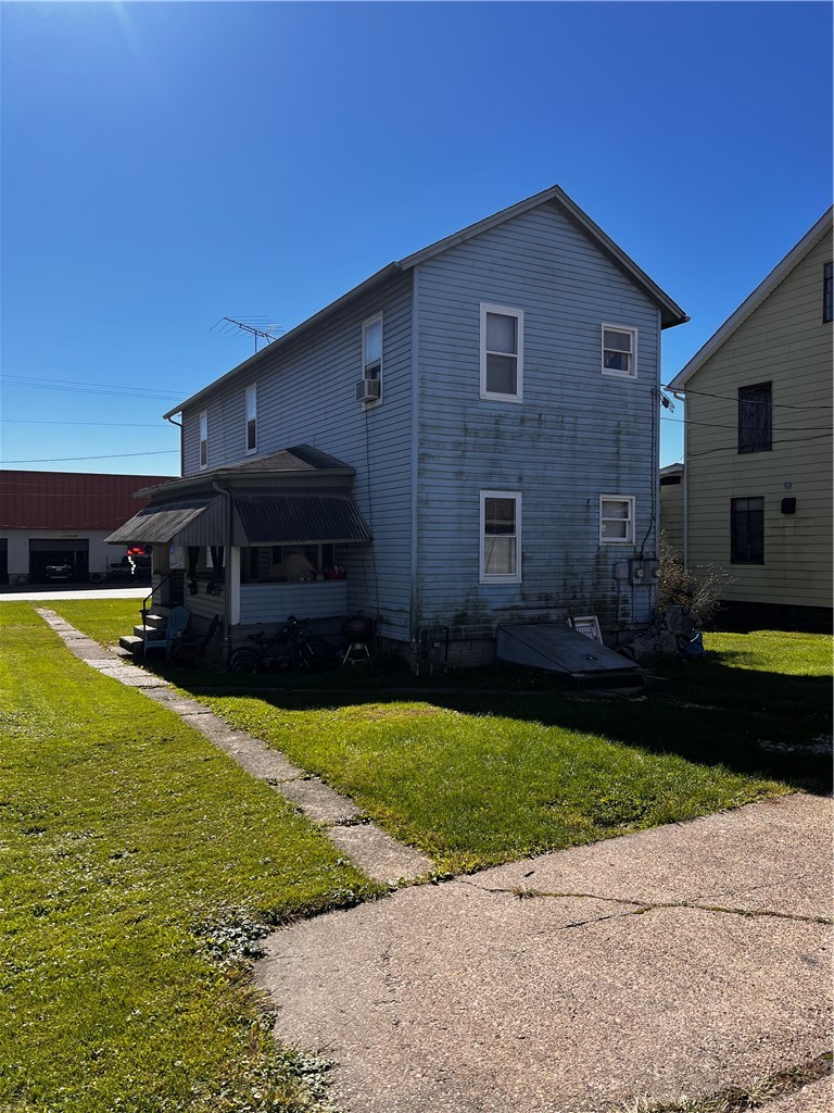 110 W Burrell St — photo 1