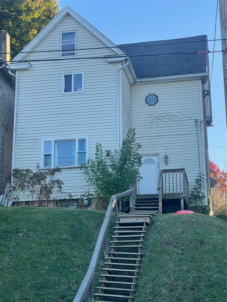612 Center Ave — photo 1