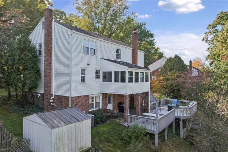 2437 Bellwood Drive — photo 4