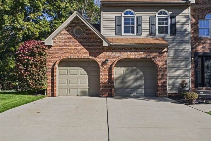 130 Woodbine Dr — photo 3