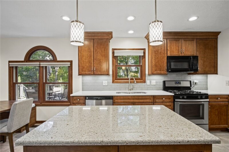 130 Woodbine Dr — photo 5
