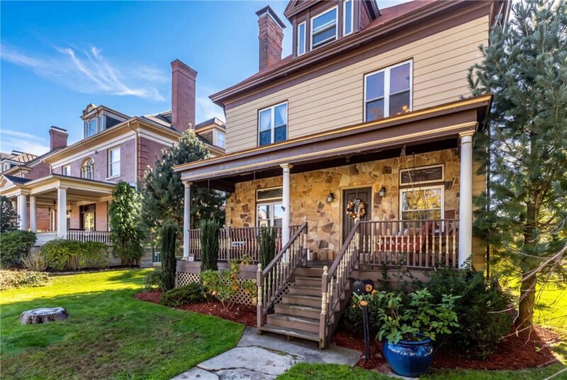 8 Creighton Ave — photo 2
