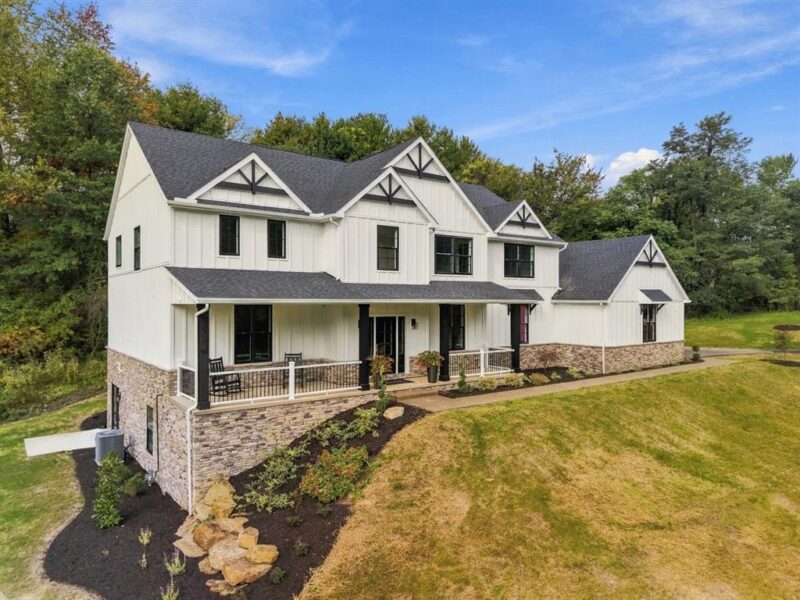 105 Old Indian Trail Rd — photo 2