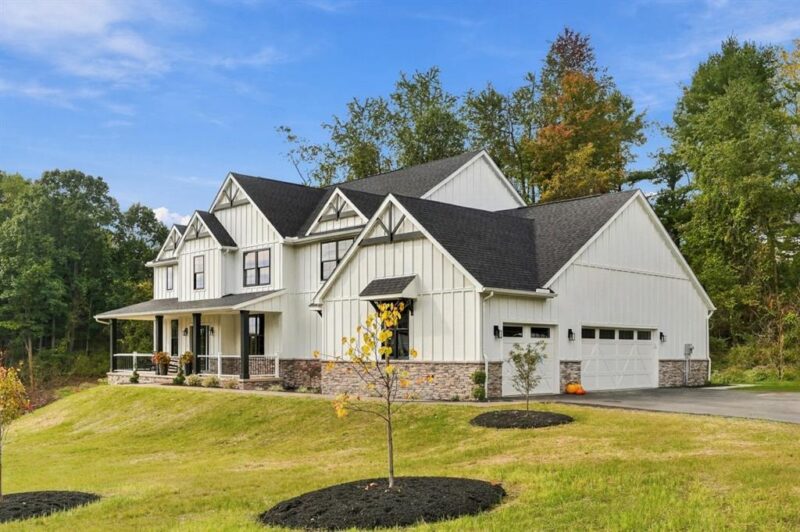 105 Old Indian Trail Rd — photo 3