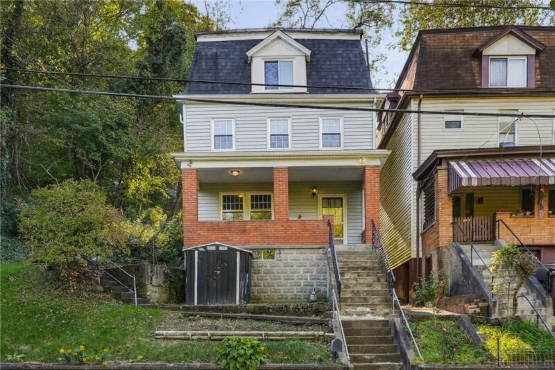 141 Davis Ave — photo 2