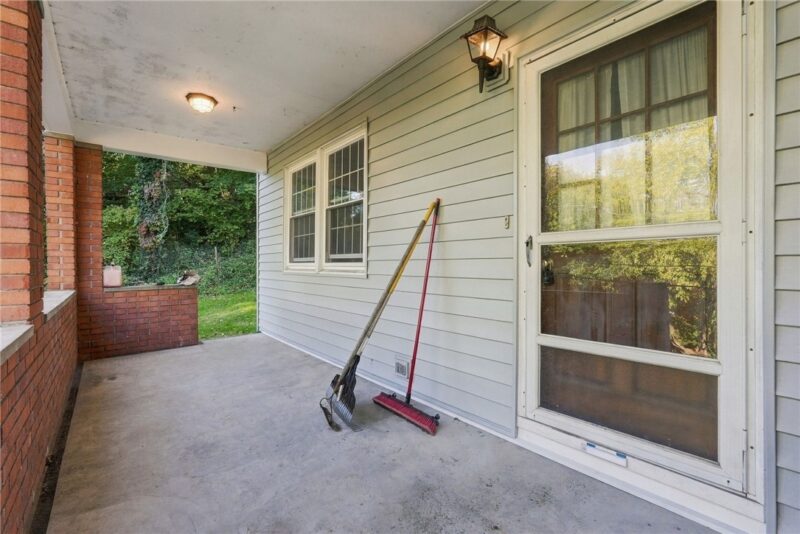 141 Davis Ave — photo 7