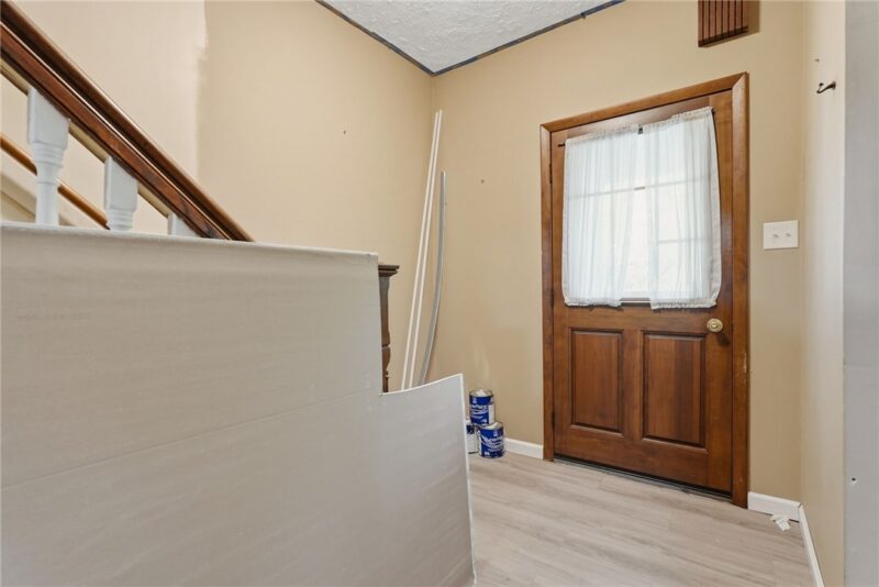 141 Davis Ave — photo 8