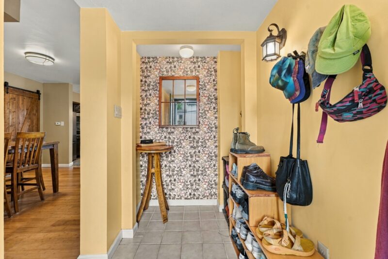 5567 Camelia STREET — photo 8