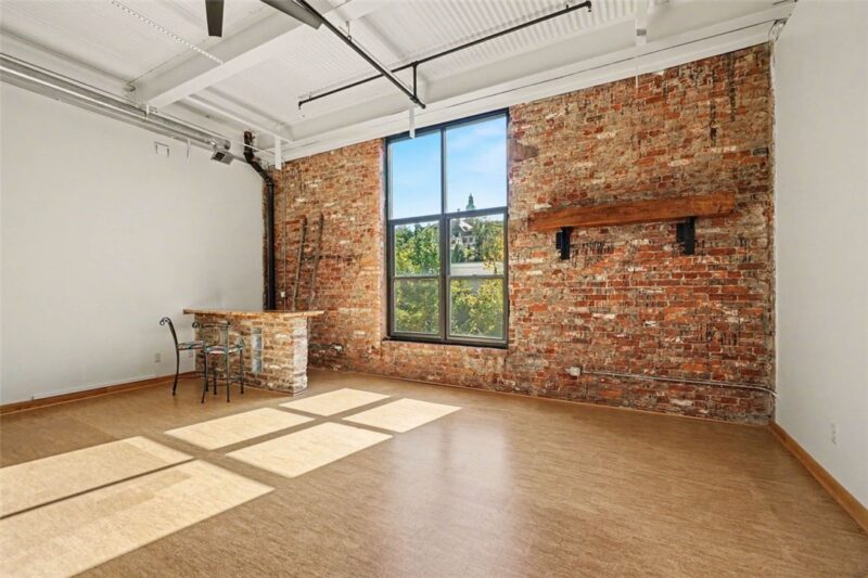 2250 Mary Street 306 — photo 7