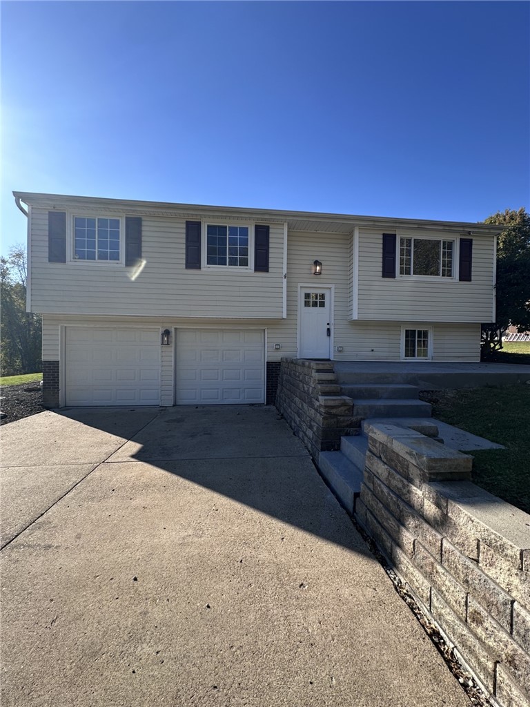 1048 Barnsley Dr — photo 2