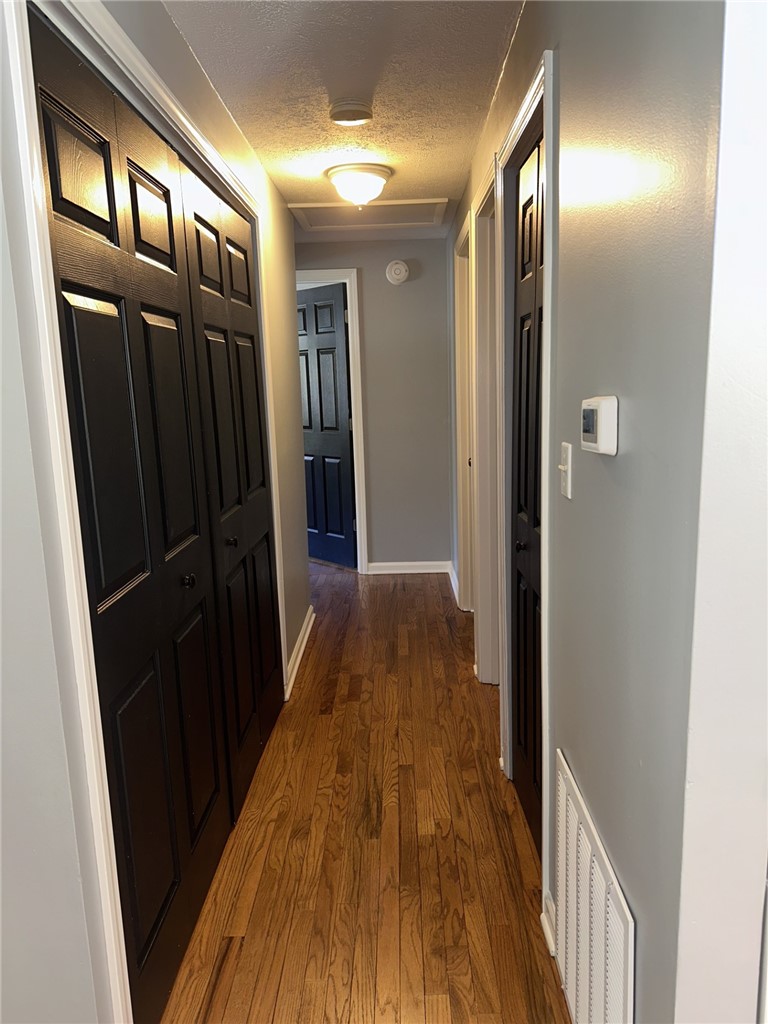 1048 Barnsley Dr — photo 8