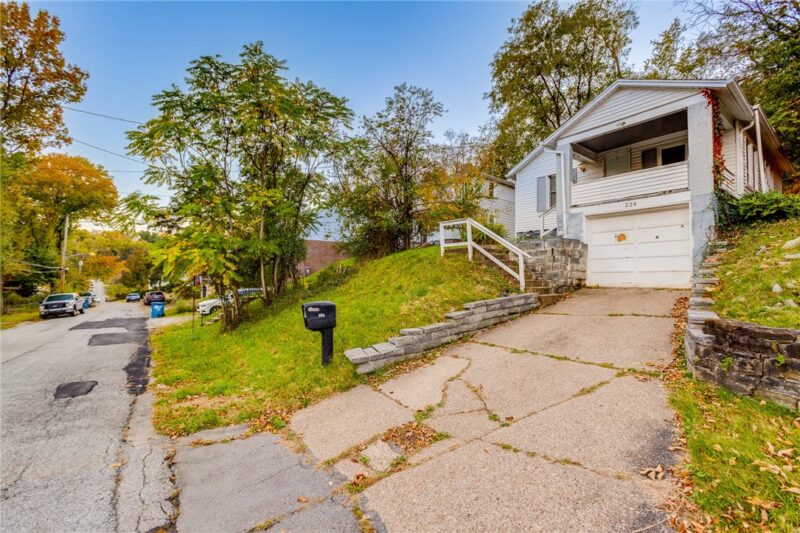 224 Evaline St — photo 2