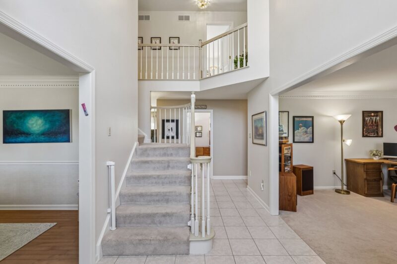 2484 Matterhorn DRIVE — photo 2