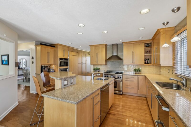 2484 Matterhorn DRIVE — photo 6