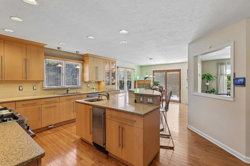 2484 Matterhorn DRIVE — photo 8
