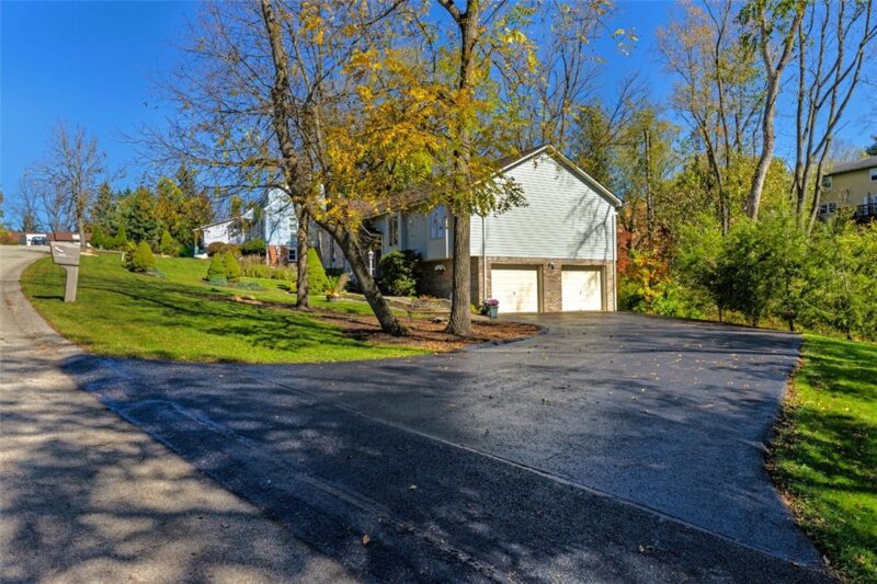 908 Essex Dr — photo 2