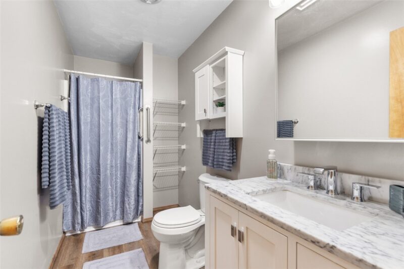 908 Essex Dr — photo 5
