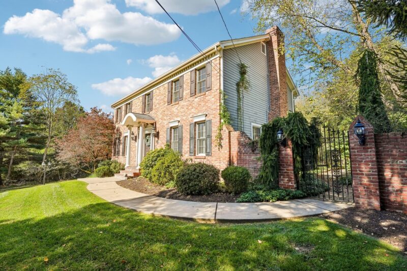 2779 Clearview ROAD — photo 4
