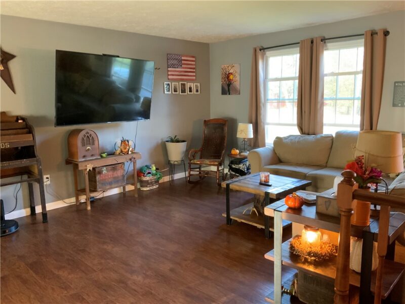 353 Highland Ridge Rd — photo 2