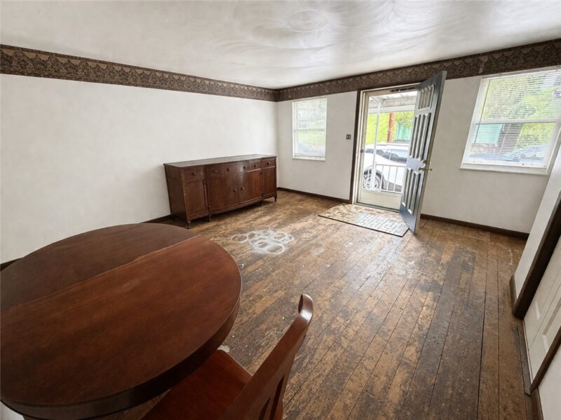 2420 Patterson St — photo 4