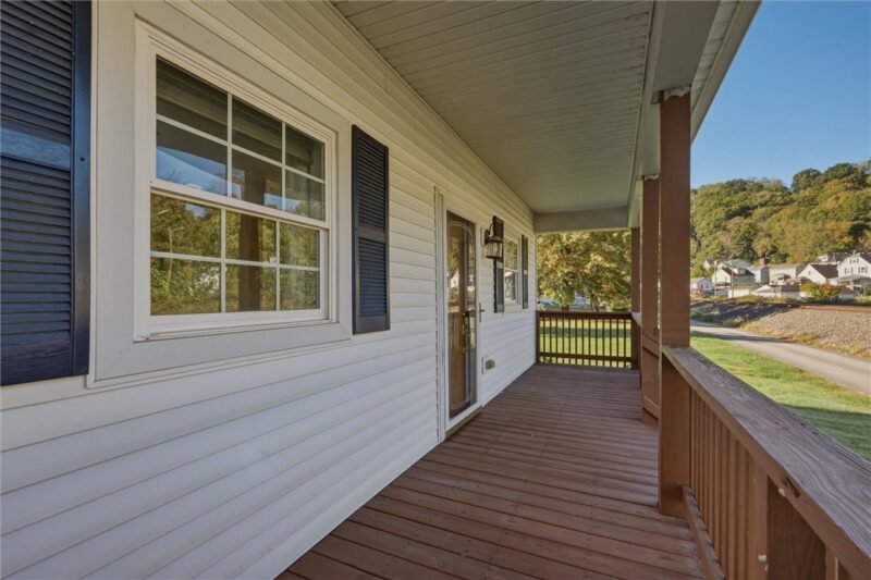 717 Kennedy Ave — photo 2