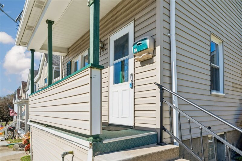 84 Lincoln Ave — photo 2