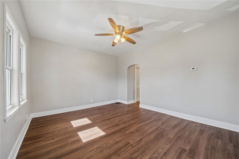 84 Lincoln Ave — photo 4