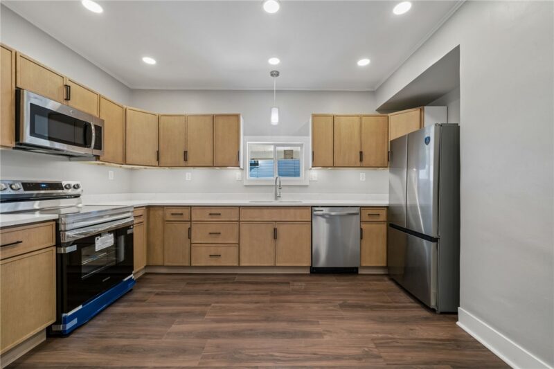 84 Lincoln Ave — photo 8