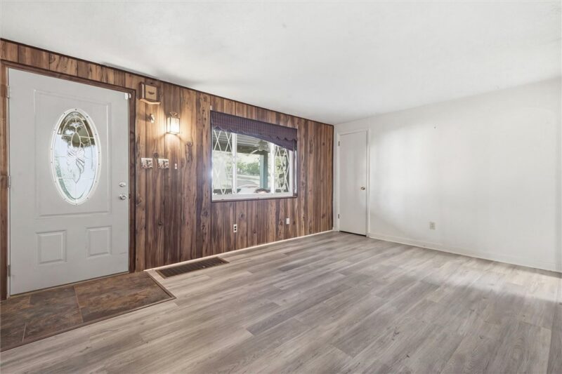 91 Lincoln Ave — photo 2
