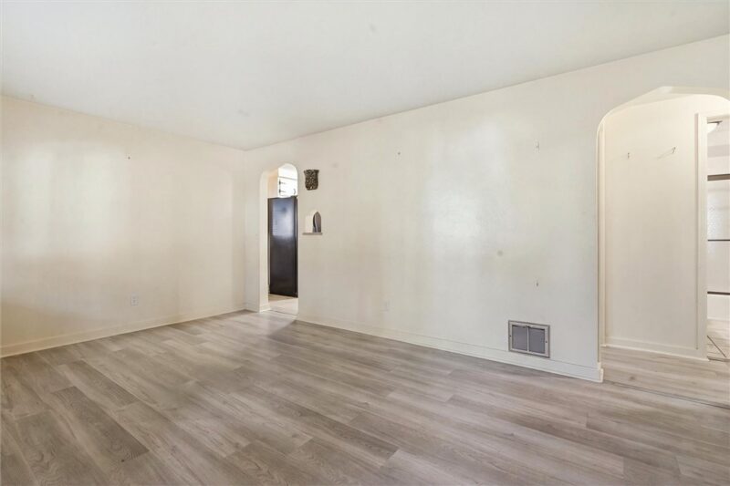 91 Lincoln Ave — photo 3