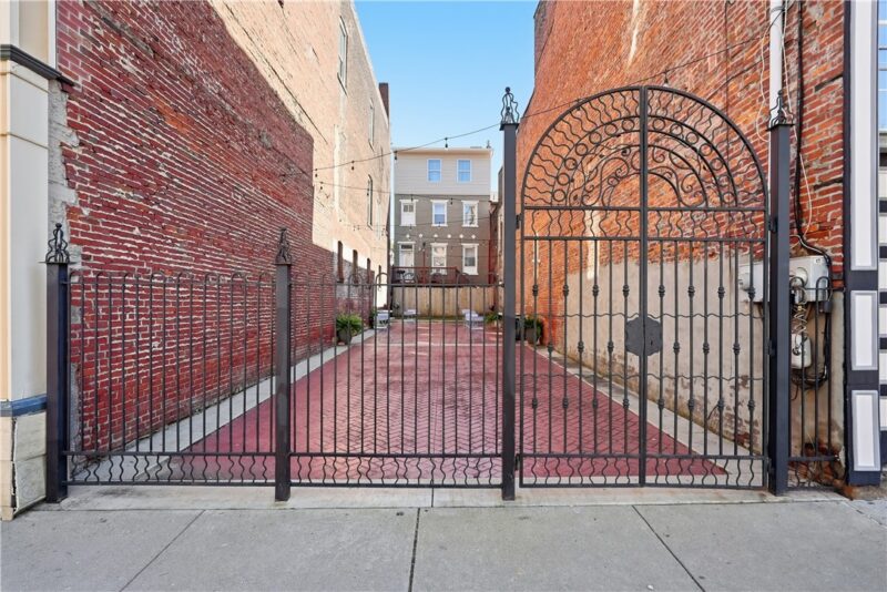 5168 Butler St — photo 4