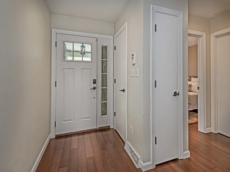 936 Martin Ave — photo 3