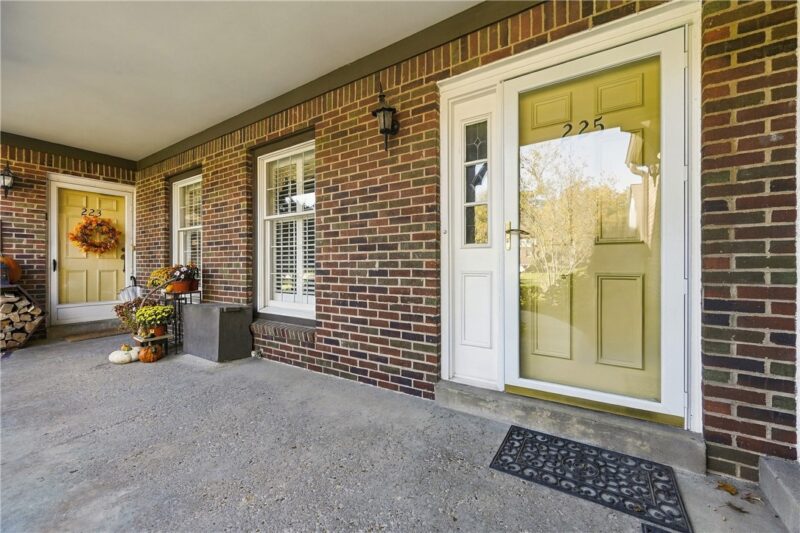 225 ALLENBERRY CIRCLE — photo 2