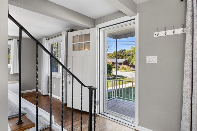 513 W Miller Ave — photo 3