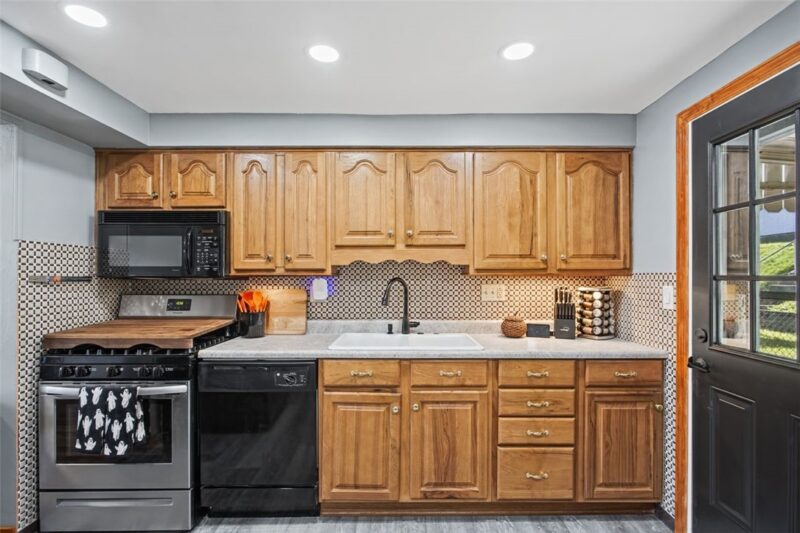 1028 Ardmore Manor Dr — photo 4