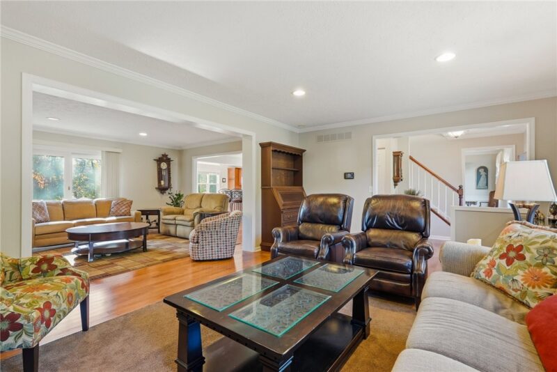 922 Meadow Crest Dr — photo 7