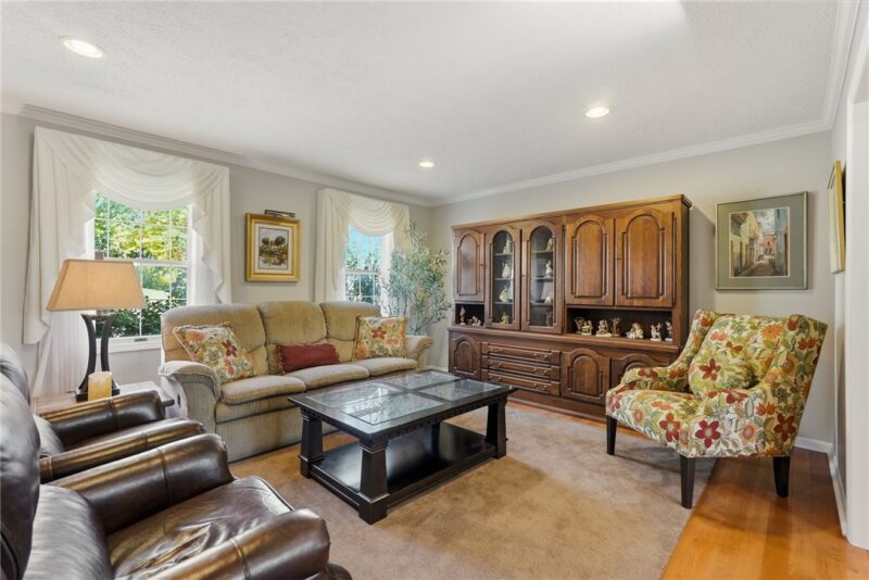 922 Meadow Crest Dr — photo 8