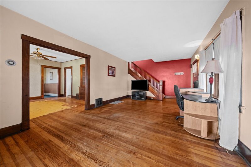 29 E Hallam Ave — photo 7