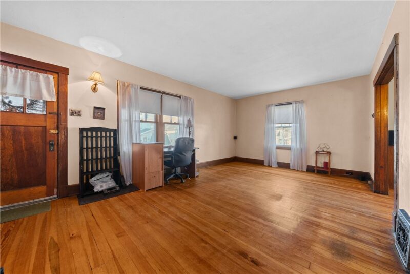 29 E Hallam Ave — photo 8