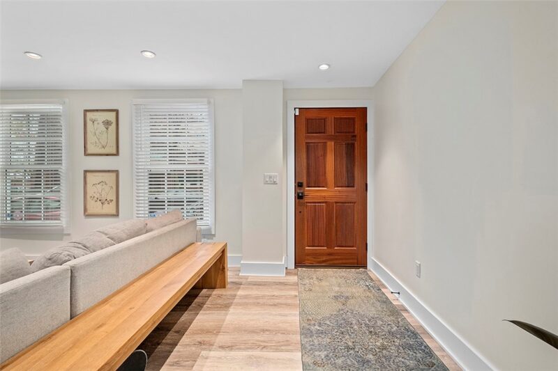 600 Pressley St — photo 3
