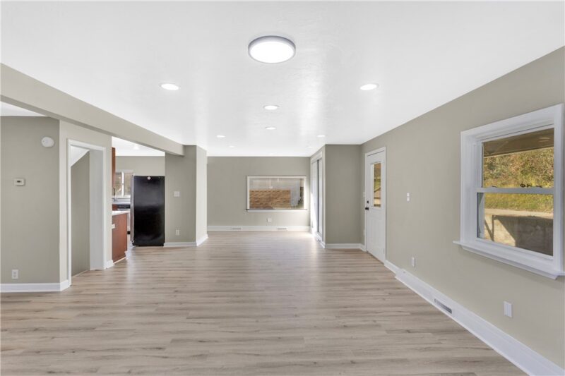 1251 Patton Dr — photo 3